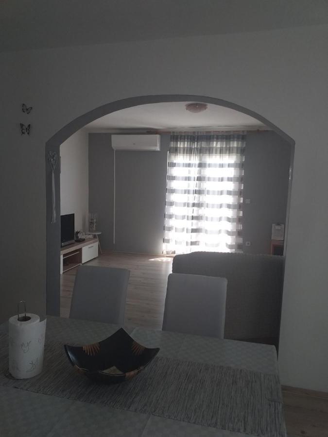 Apartment Darinka シベニク エクステリア 写真